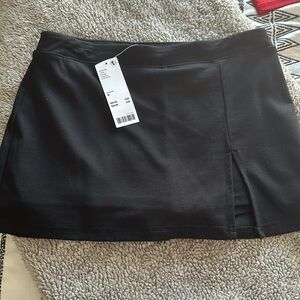 BRAND NEW W/ TAGS! Black urban outfitter’s skort